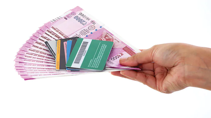 How to Avoid High Interest Charges on Credit Card Cash Advances